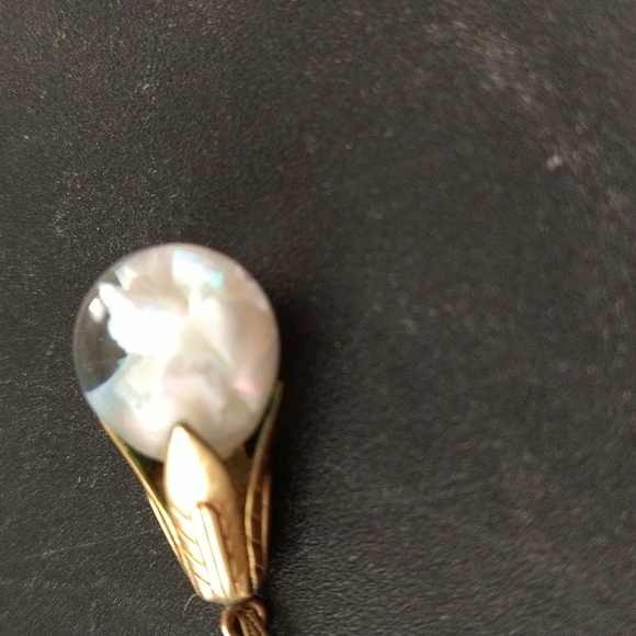 Opalescence teardrop style mecklace - Picture 3 of 3